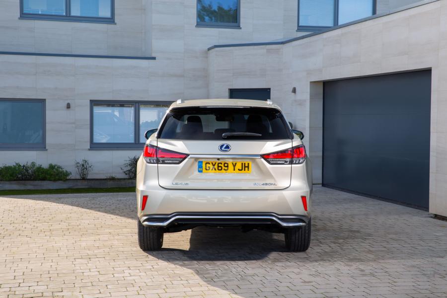  Lexus RX450hL 2019 года  (UK) (фото 18 из 40)